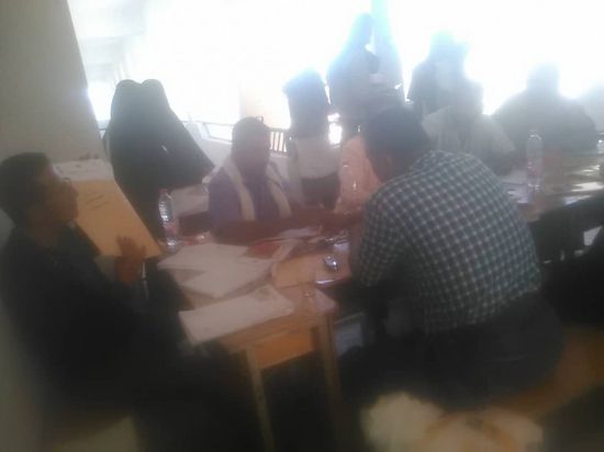 تجديد عقود معلمات الريف بأبين مع "الشراكة العالمية"