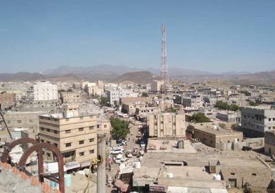 أهالي ردفان يطالبون بحل مشكلة انقطاع التيار الكهربائي