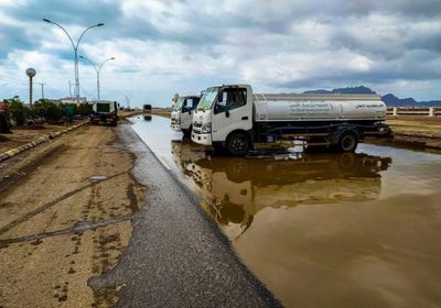 البرنامج السعودي: تصريف 650 ألف لتر من أمطار عدن