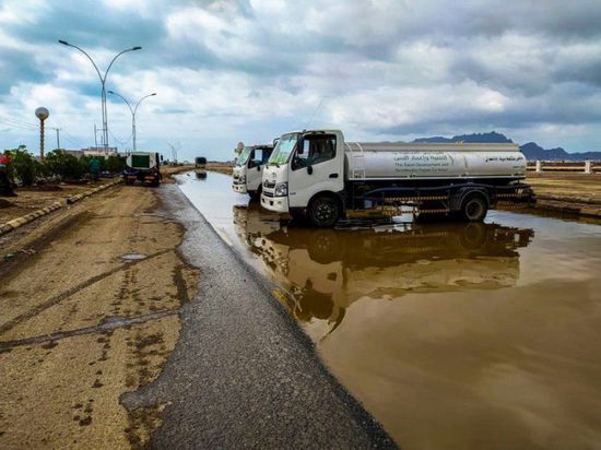 البرنامج السعودي: تصريف 650 ألف لتر من أمطار عدن