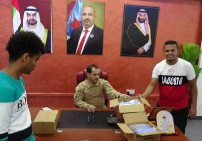 أمن عدن يتسلم كمامات من الإمداد والتموين العسكري (صور)