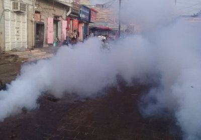 لليوم الثالث.. تواصل حملة الرش الضبابي في عدن (صور)