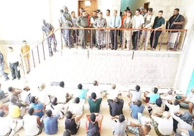 خشية كورونا.. إطلاق 200 سجين في المكلا