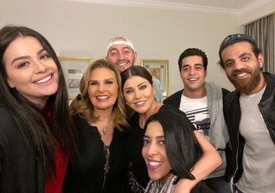 فريق عمل "دهب عيرة" يحتفلون بعيد ميلاد جومانا مراد