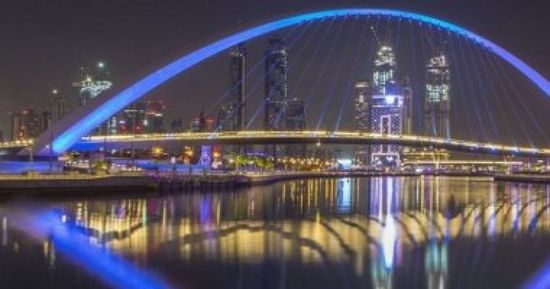 احتفالاً باليوم العالمي للتوحد.. دبي تتزين باللون الأزرق