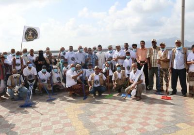 برعاية الانتقالي.. تنفيذ المرحلة الثانية من حملة نظافة عدن (صور)