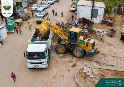 إزالة 8 آلاف متر مخلفات من العاصمة عدن