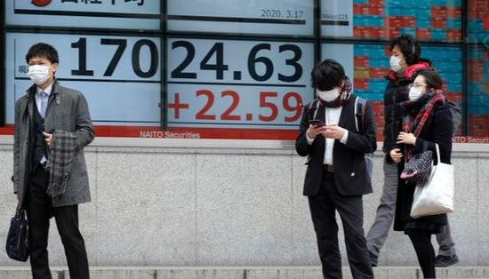 الأسهم اليابانية تصعد في وجه «كورونا»