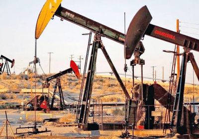 أسعار النفط تنخفض 3% بعد تأجيل اجتماع أوبك