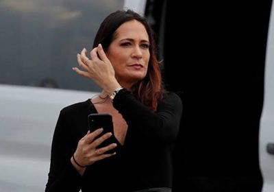  المتحدثة باسم ترامب تتنحى عن منصبها  &rlm;