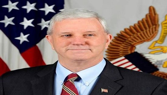 تعيين جيم ماكفيرسون قائمًا بأعمال وزير البحرية الأمريكي