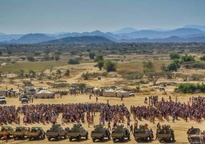 مليشيا الحوثي تستبق تحرير مكيراس بقصف الأماجد