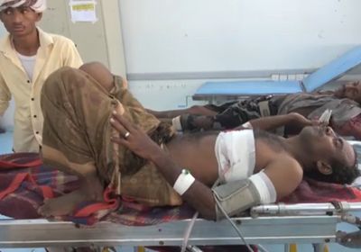 قناص حوثي يُصيب مواطناً في التحيتا (فيديو)