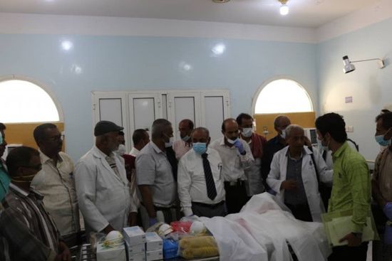 انتقالي حضرموت يقدم مستلزمات طبية لمستشفى ابن سيناء (صور)