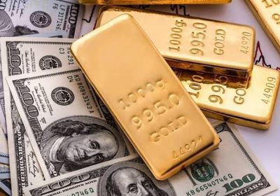 الدولار يطفئ بريق الذهب وسط مخاوف كورونا