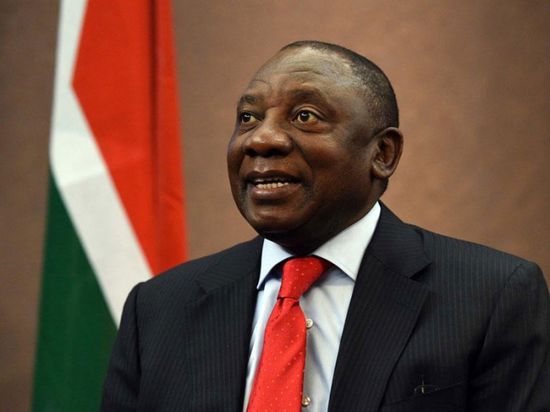 بخصم راتب شهر.. رئيس جنوب أفريقيا يعاقب وزيرة خرقت حظر التجول
