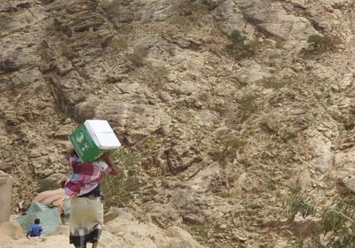 975 نازحا يتلقون أغذية من "سلمان للإغاثة" بصعدة