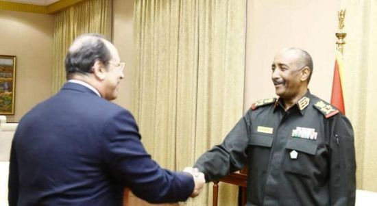 رئيس مجلس السيادة السوداني يلتقي برئيس المخابرات المصرية في الخرطوم