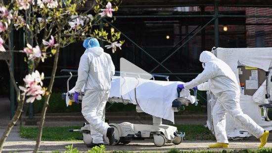 رويترز: وفيات كورونا في أمريكا تجاوزت الـ17 ألفًا      