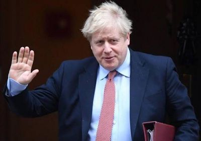 لحظة خروج جونسون من العناية المركزة بالمشفى (فيديو)