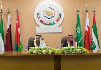 السعودية والبحرين تبحثان سبل التصدي لأزمة كورونا