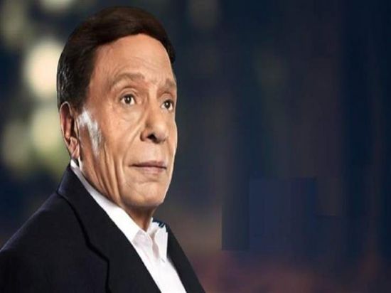 رامي إمام يطمئن الجمهور على الحالة الصحية لوالده النجم عادل إمام