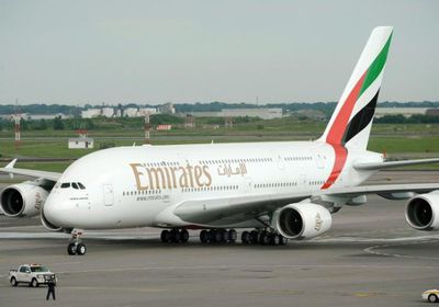 بدءًا من الغد.. طيران الإمارات يستأنف نقل المسافرين إلى بعض الوجهات