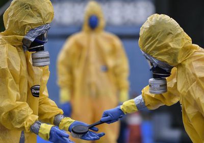 وفاة طبيب جزائري وإصابة موظفين حكوميين بـ&laquo;كورونا&raquo;