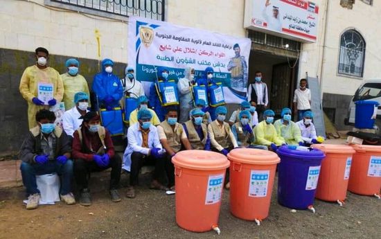 لتجنب كورونا.. تعقيم المعسكرات الجنوبية بالضالع