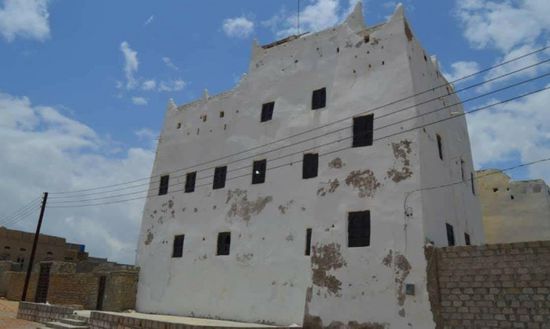 حصر وتوثيق المواقع والمعالم الأثرية بالمهرة