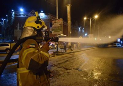 تعقيم الأحياء السكنية والمحال والجسور في المكلا (صور)