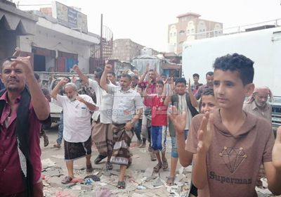 بالصور..سخط شعبي من قطع الكهرباء عن الحبيلين