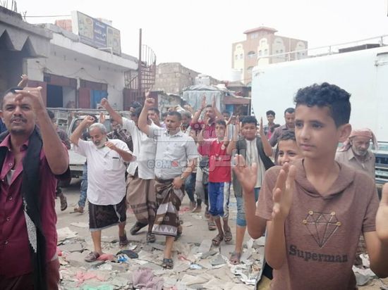 بالصور..سخط شعبي من قطع الكهرباء عن الحبيلين