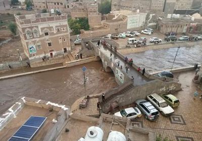  إرهاب المليشيات.. الحوثي يترك سكان صنعاء لـ"أحضان السيول القاسية"