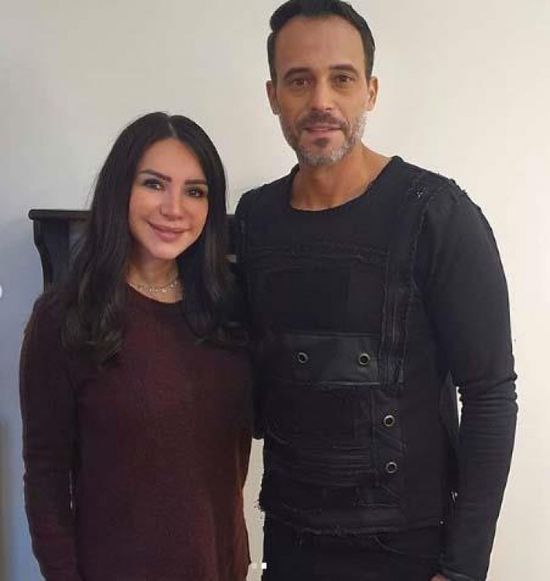 يوسف الشريف بصحبة زوجته إنجي علاء في كواليس "النهاية"