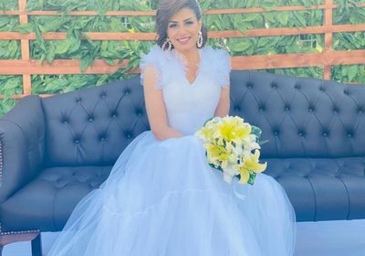 منة فضالى تتألق بالأبيض في كواليس "لما كنا صغيرين"