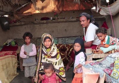 "الهلال الإماراتي" ينقذ أسرة شردها الحوثيون ونهبوا أملاكها