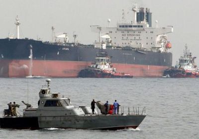 إيران تحتجز ناقلة نفط في خليج عمان