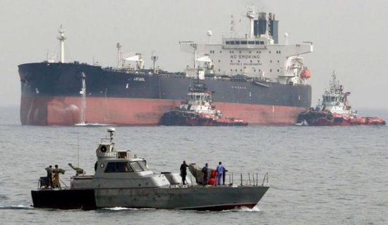  إيران تحتجز ناقلة نفط في خليج عمان