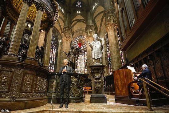 لاحتواء فيروس كورونا.. حفل أندريا بوتشيلي داخل كاتدرائية خاوية يحقق رقمًا قياسيًا