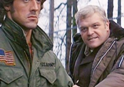 سيلفستر ستالون يعلن وفاة صديقه الفنان بريان دينيهي