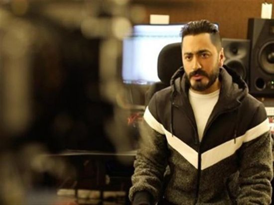 تامر حسني يوضح لجمهوره خطة سير أعماله بعد فيروس كورونا