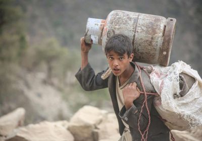  الحرب الحوثية وإهمال الشرعية.. كيف تفاقمت مأساة اليمن الإنسانية؟
