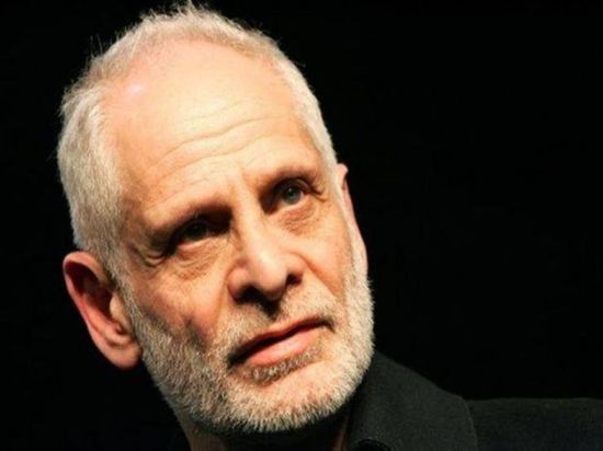 وفاة الممثل البريطاني بروس مايرز عن عمر 78 عامًا