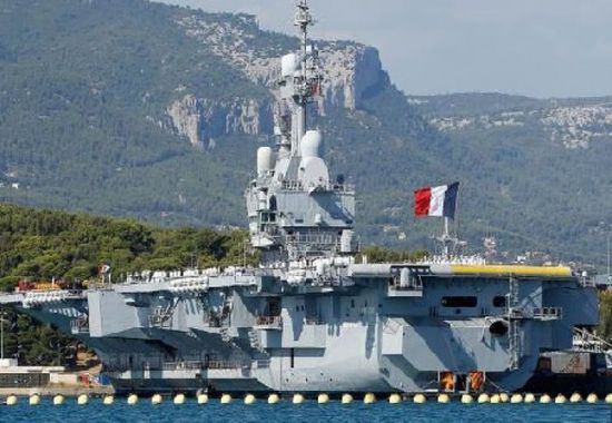 فرنسا ترصد 980 إصابة جديدة بكورونا بين أفراد "شارل ديغول"