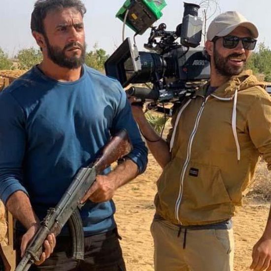 أحمد العوضي يشارك جمهوره بصورة من كواليس "الاختيار"