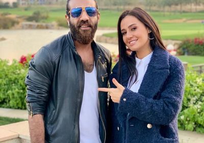 حلا شيحة بصحبة مؤلف مسلسلها "خيانة عهد" في أحدث ظهور لها