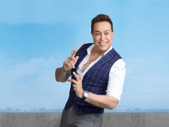 من داخل منزله.. حكيم يمازح جمهوره في فيديو جديد