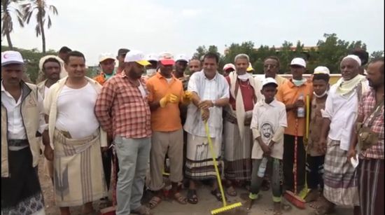 بحملة رش.. "هلال الإمارات" يؤمن المخا من الأوبئة (فيديو)