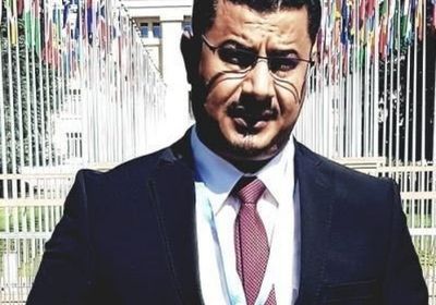 بالتفاصيل.. "بن لغبر" يكشف استيلاء هادي وأولاده على منحة سعودية بمليار دولار 